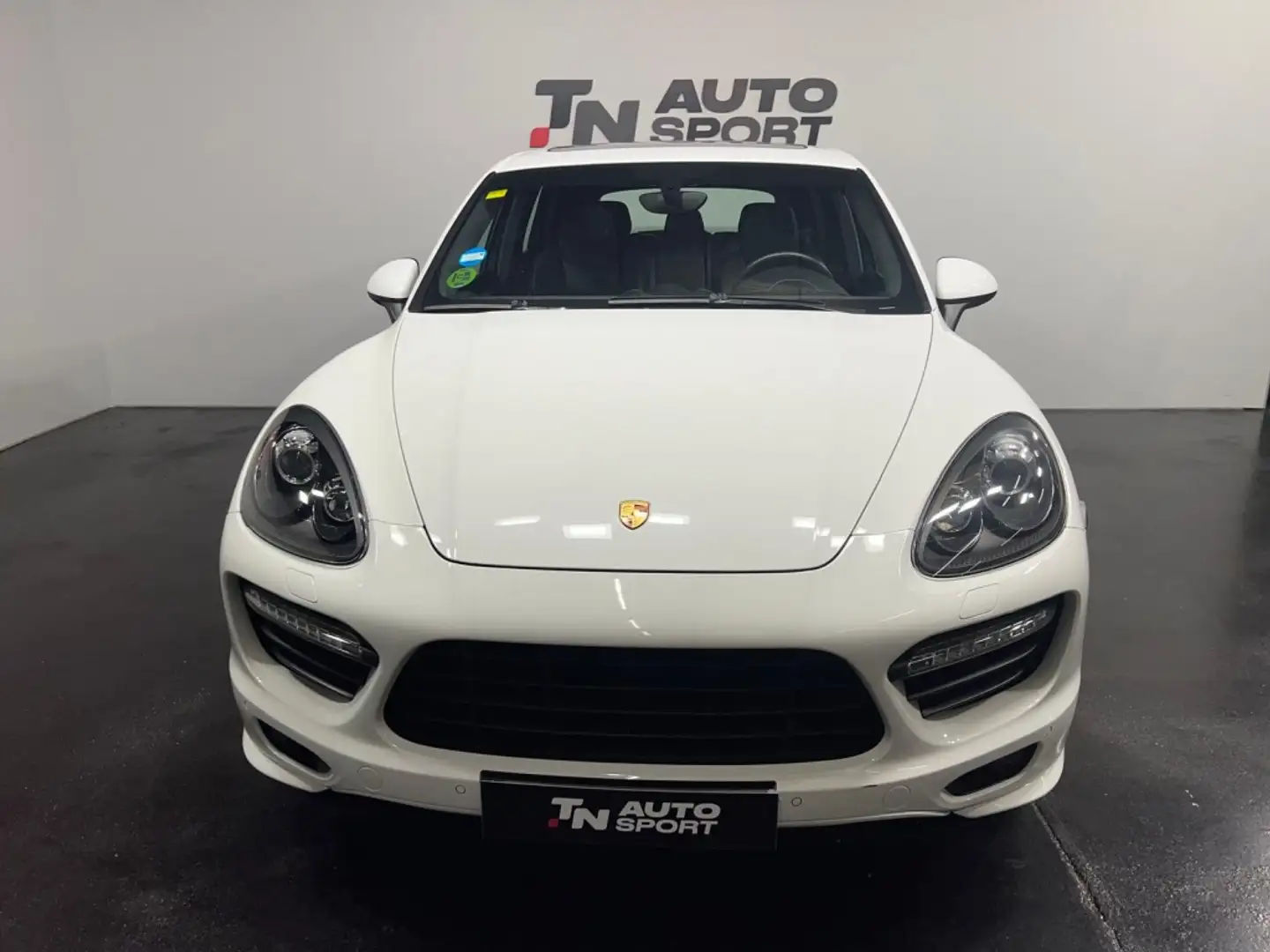 Porsche Cayenne GTS Aut. Weiß - 2