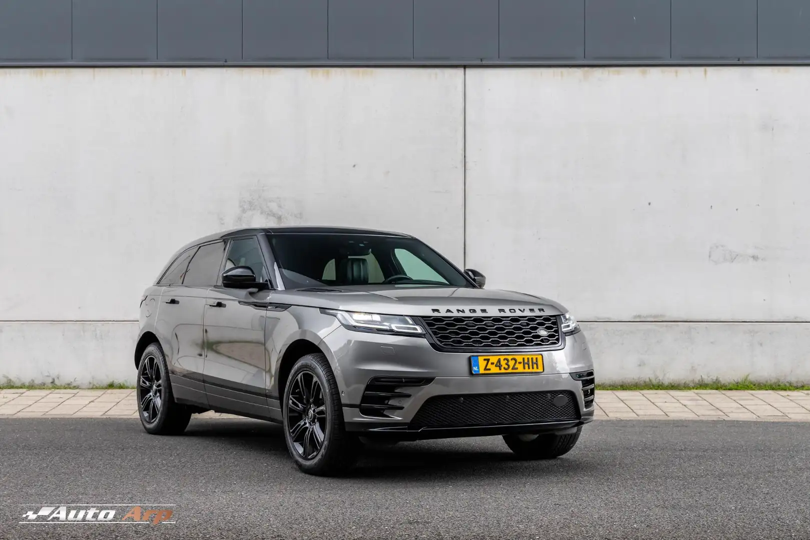 Land Rover Range Rover Velar 2.0 P300 Turbo AWD R-Dynamic HSE Grijs - 1