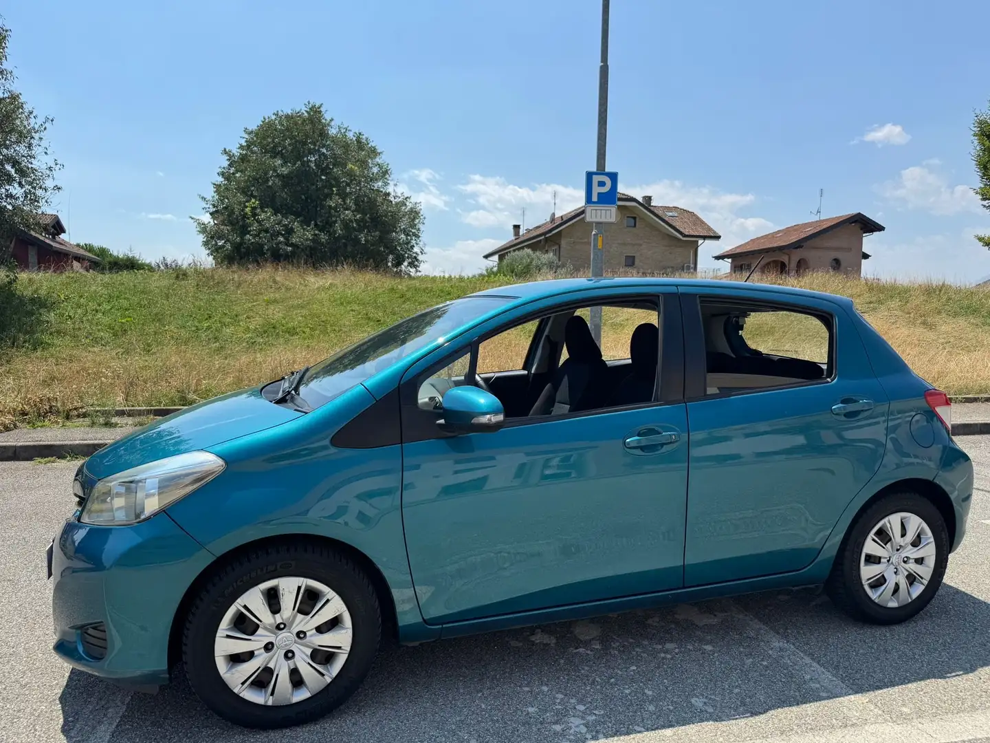 Toyota Yaris Yaris  5p 1.0 Lounge Blu/Azzurro - 1