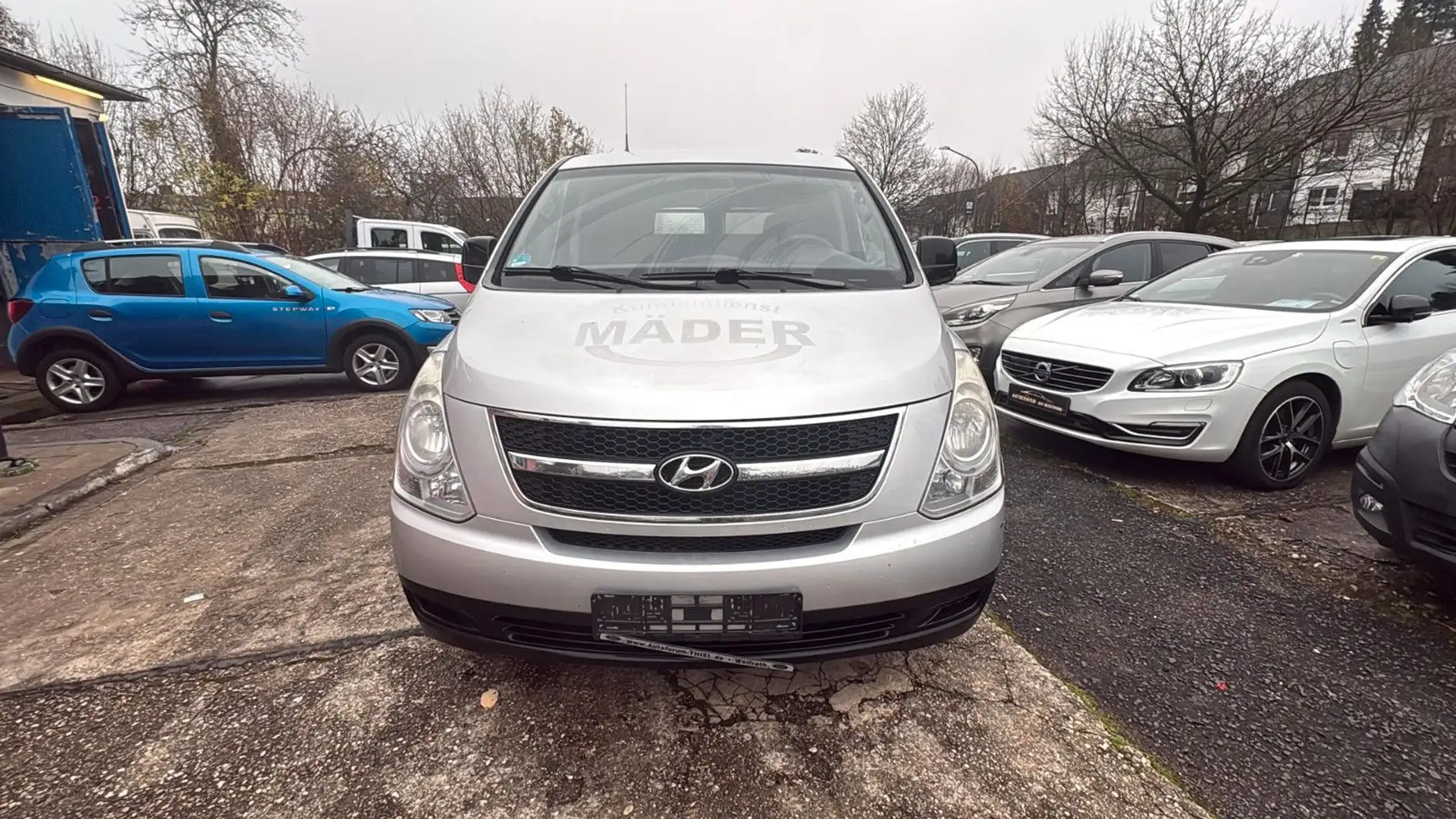Hyundai H-1 Silber - 1