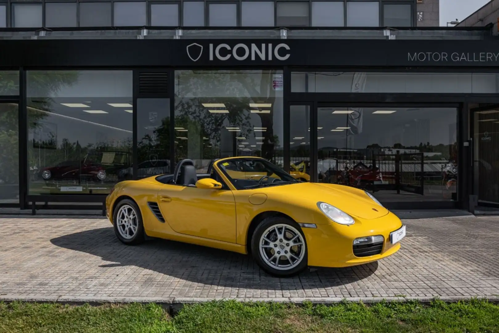 Porsche Boxster 2.7 Jaune - 1