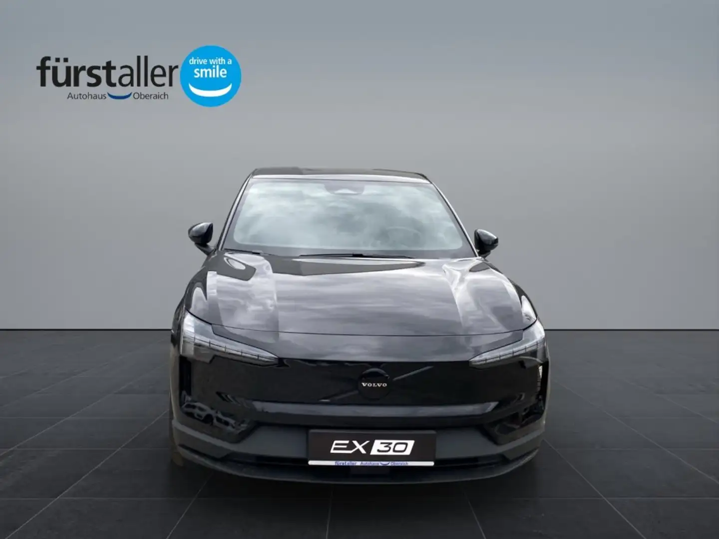 Volvo EX30 Black Edition Ultra, P5 Long Range Vollelektrisch Schwarz - 2
