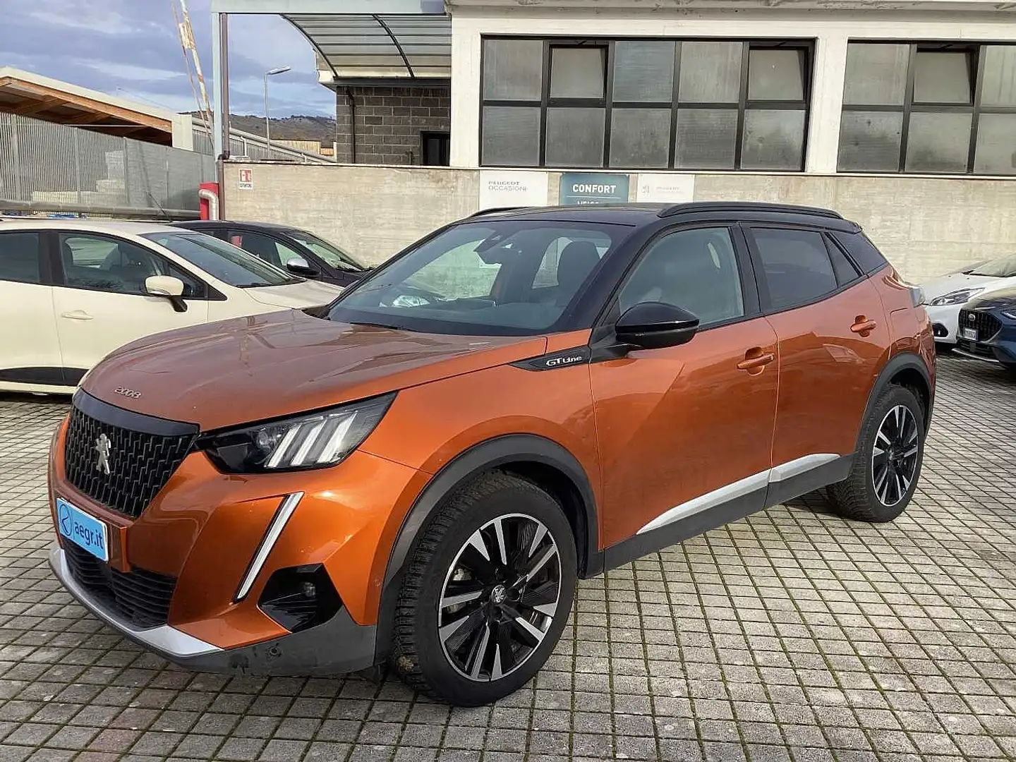 Peugeot 2008 2ª serie BlueHDi 100 S&S GT Line Orange - 1