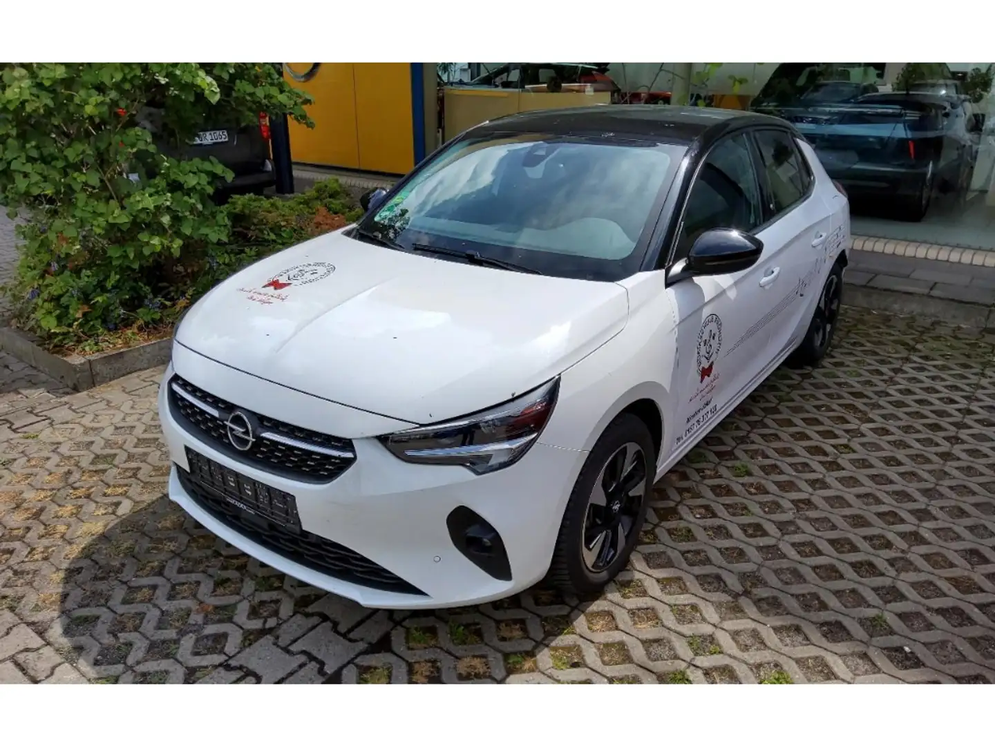 Opel Corsa-e F Elegance 11kw Shz Navi Kamera PDC v+h Weiß - 2