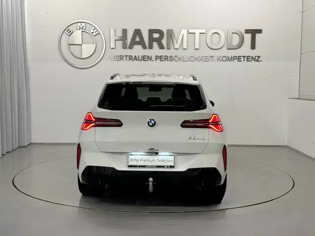 BMW X3 view 5