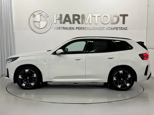 BMW X3 view 4