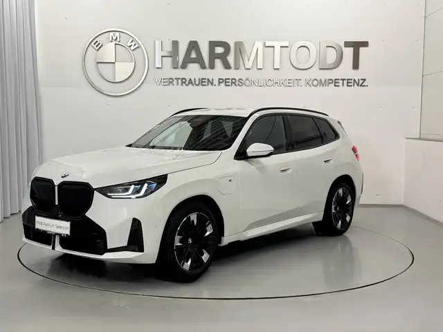 BMW X3 view 2