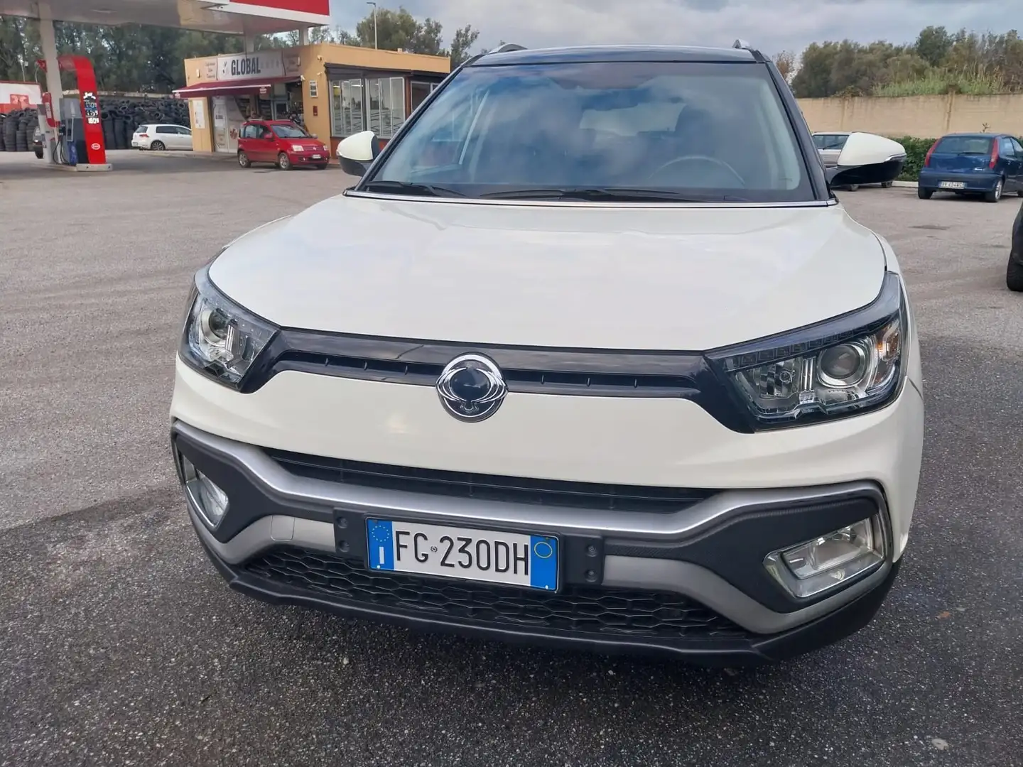 SsangYong XLV 1.6d Limited Visual awd Bianco - 1