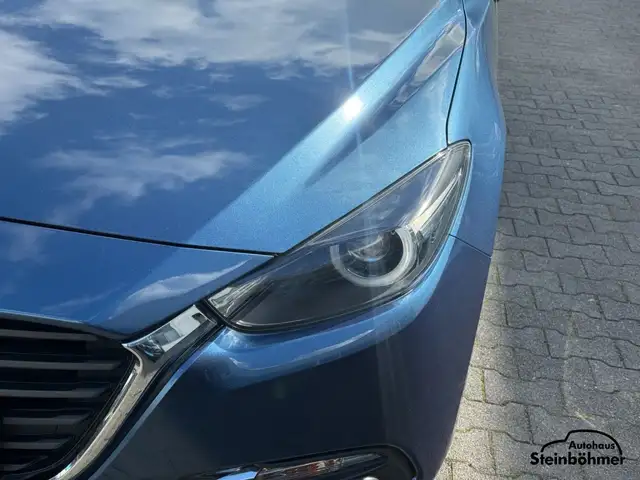 Mazda Mazda3 view 11