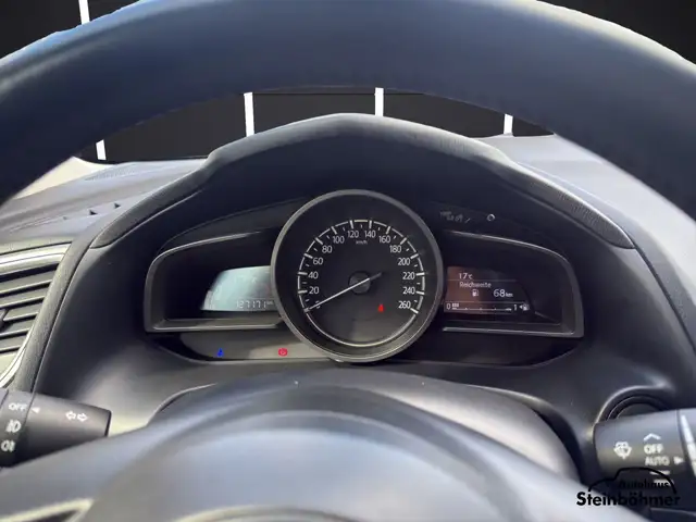 Mazda Mazda3 view 18