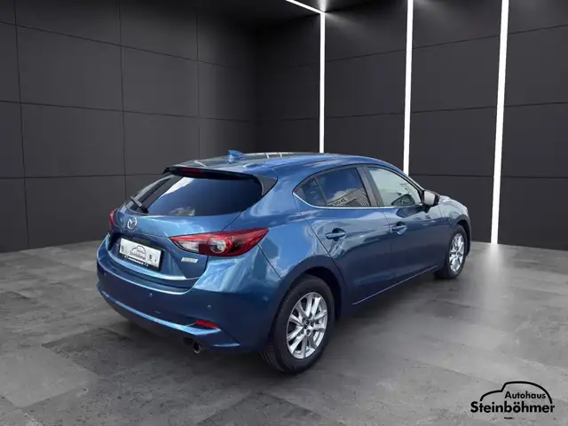 Mazda Mazda3 view 7