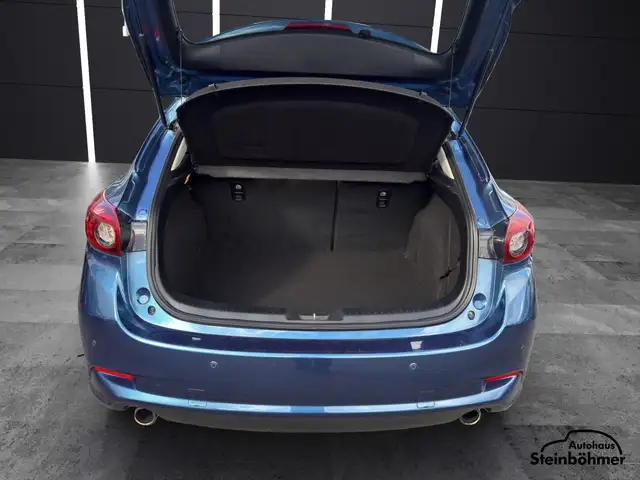 Mazda Mazda3 view 6
