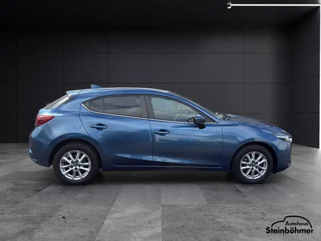Mazda Mazda3 view 8