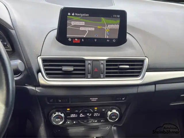 Mazda Mazda3 view 21