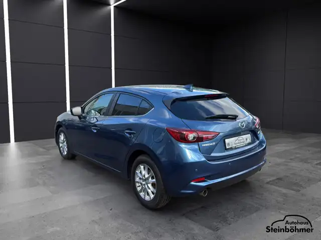 Mazda Mazda3 view 4