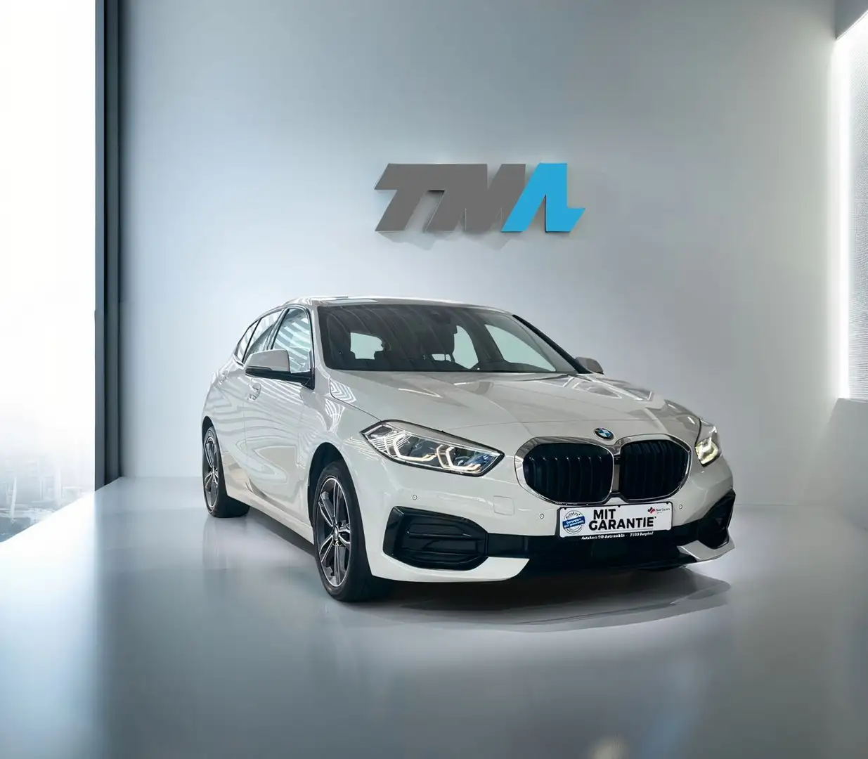 BMW 118 i Aut. Sport Line LED HiFi Unfallfrei Weiß - 1