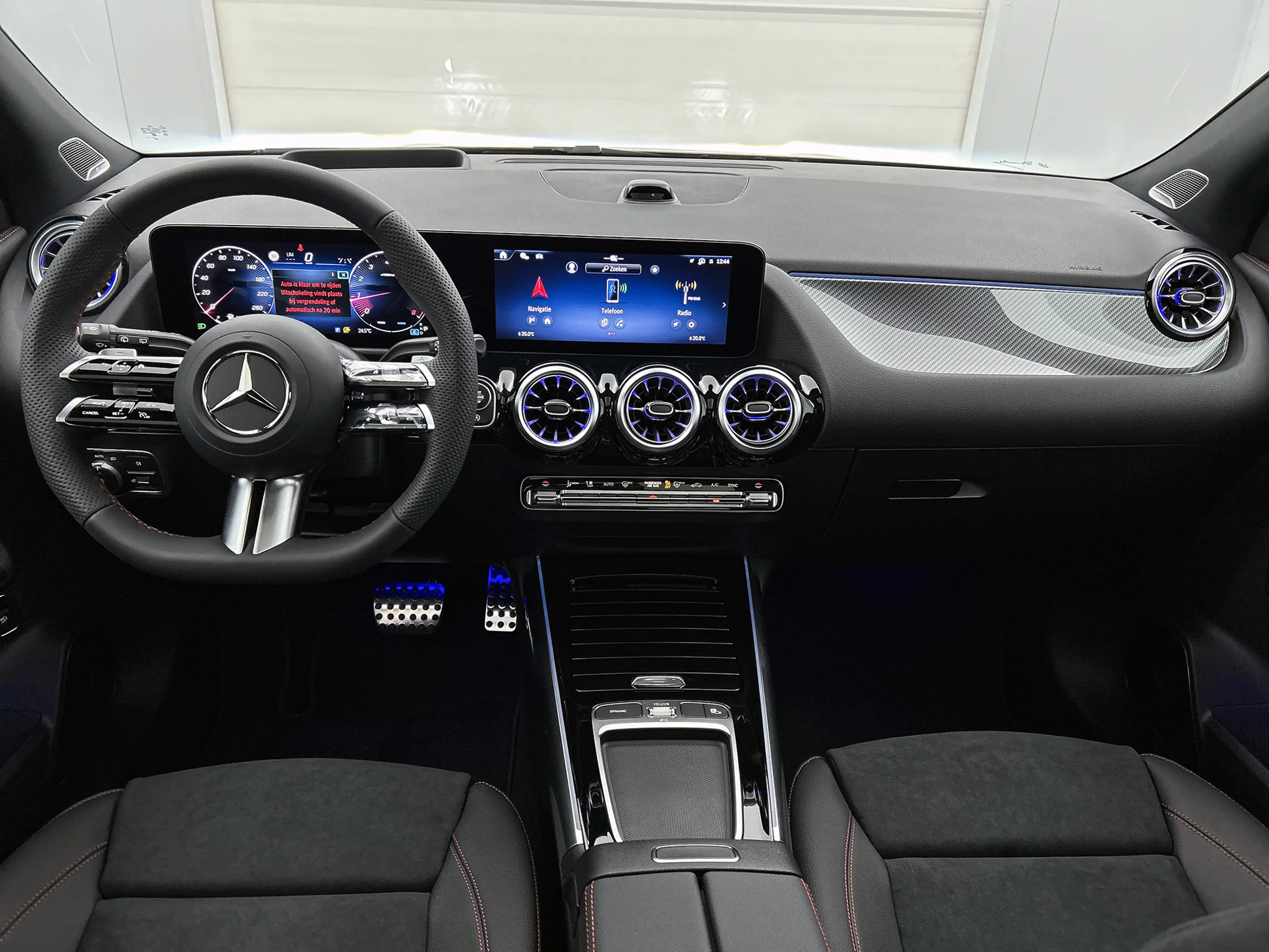 Mercedes-Benz GLA 180 Business Solution AMG | Premium Plus pakket | Nigh — photo 4