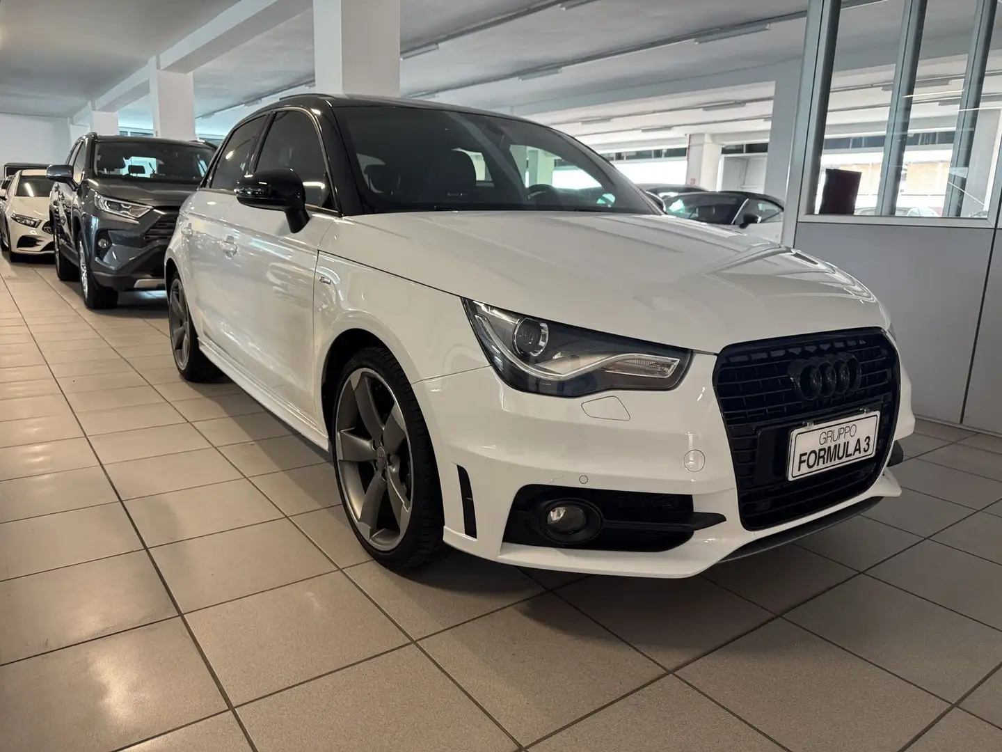 Audi A1 A1 1.6 TDI S line edition Blanc - 2