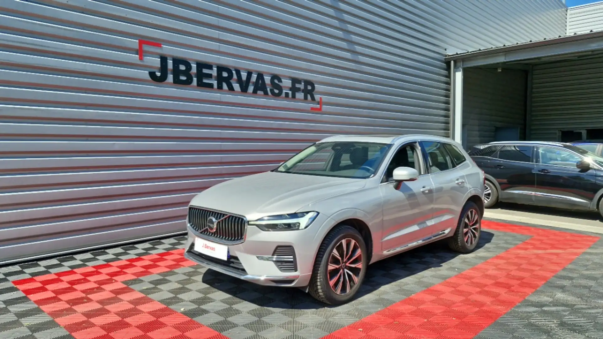 Volvo XC60 B4 197 Geartronic 8 Plus Chrome Dark - 1