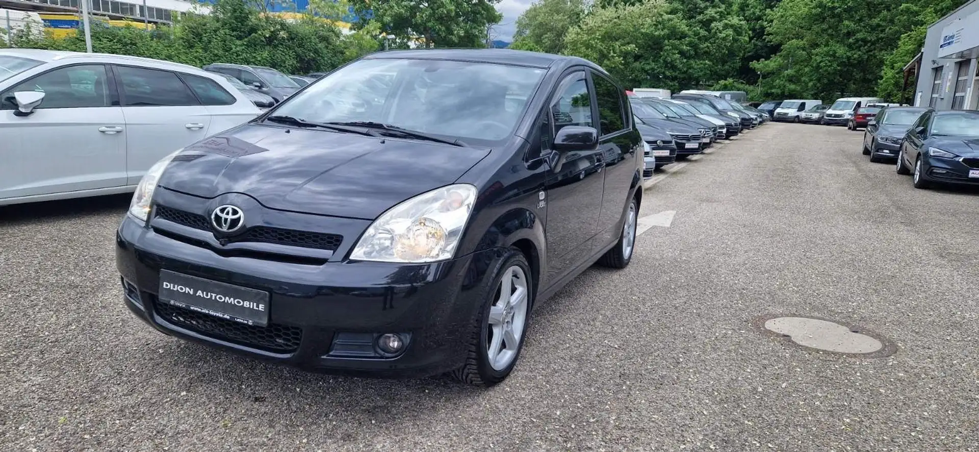 Toyota Corolla Verso 2.2 D-CAT Executive crna - 2