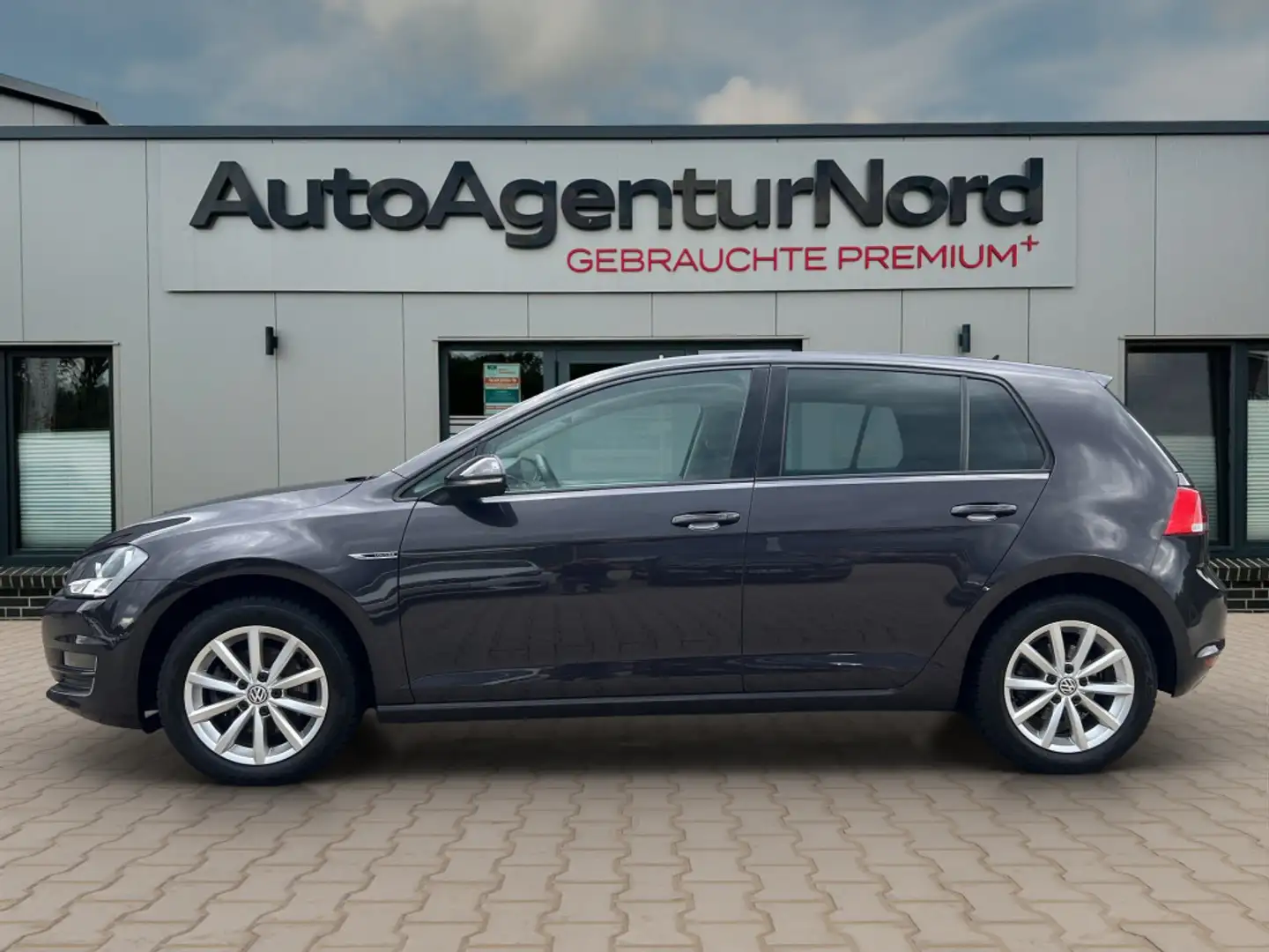 Volkswagen Golf 1,4 TSI Lounge BMT NAVI+TEMP+SHZ+PDC+KLIMA Grigio - 2