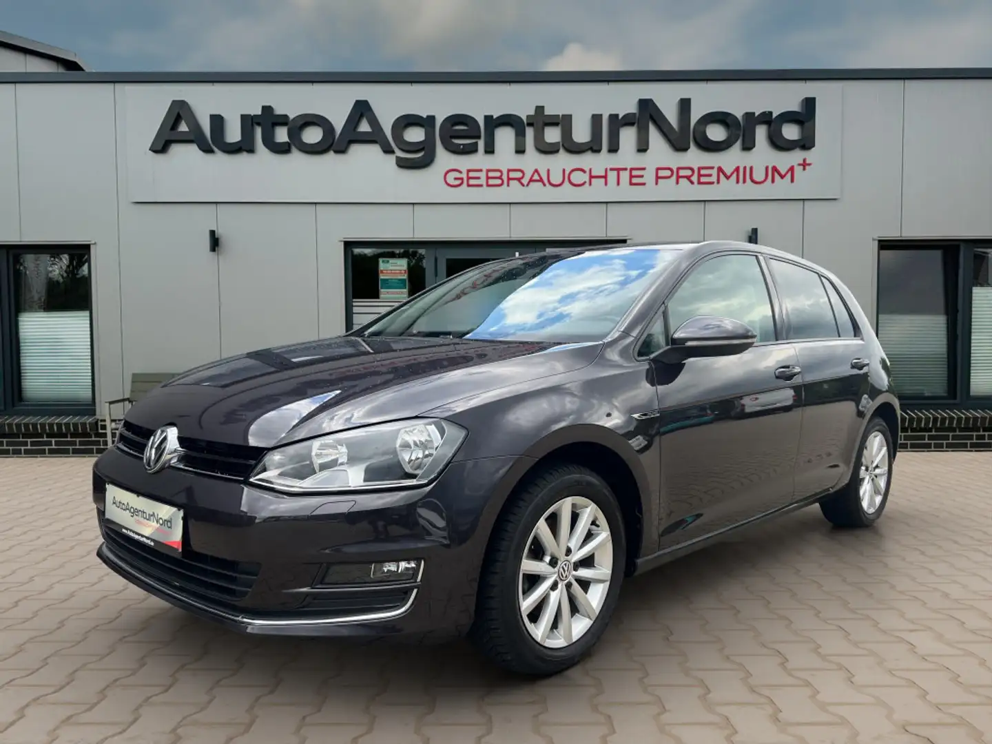 Volkswagen Golf 1,4 TSI Lounge BMT NAVI+TEMP+SHZ+PDC+KLIMA Grigio - 1