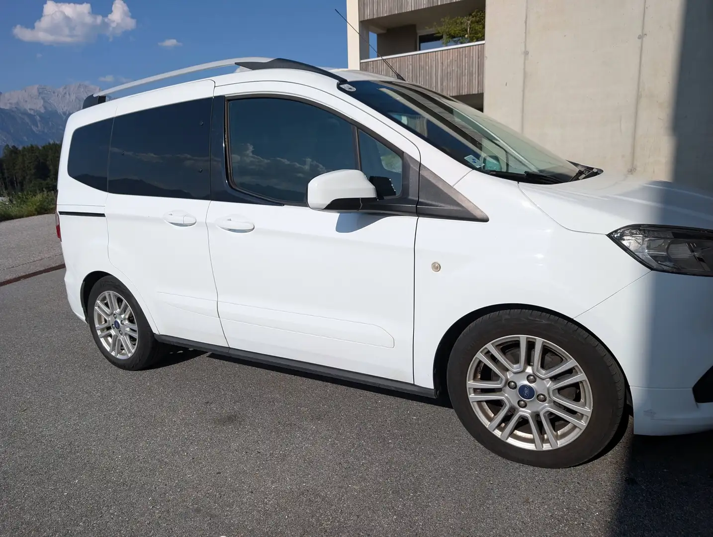 Ford Tourneo Courier Tourneo Courier 1,5 TDCi Titanium Start/Stop Titanium Weiß - 2
