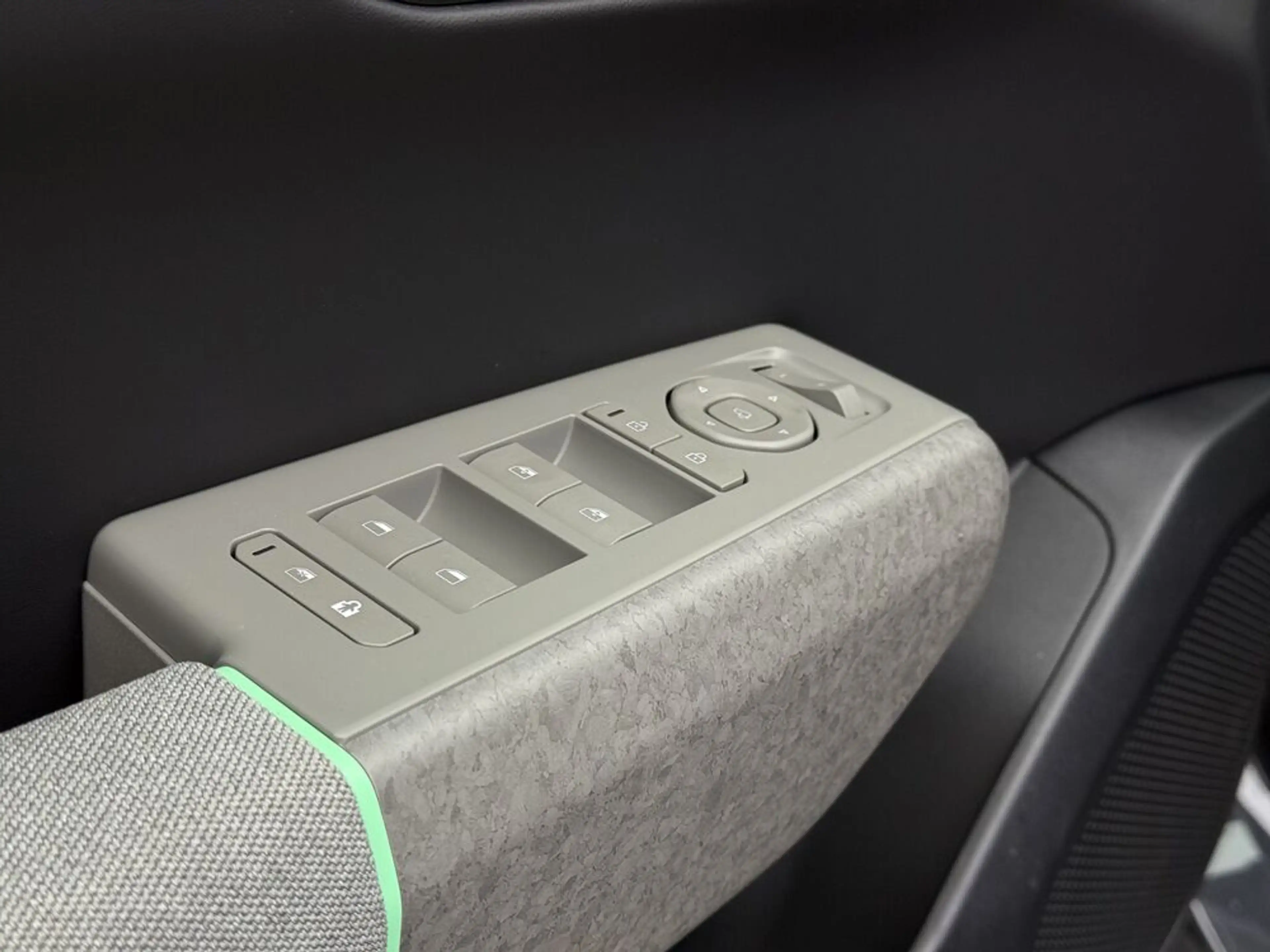 Kia EV4 HB FWD 81,4kWh Earth Plus — photo 13
