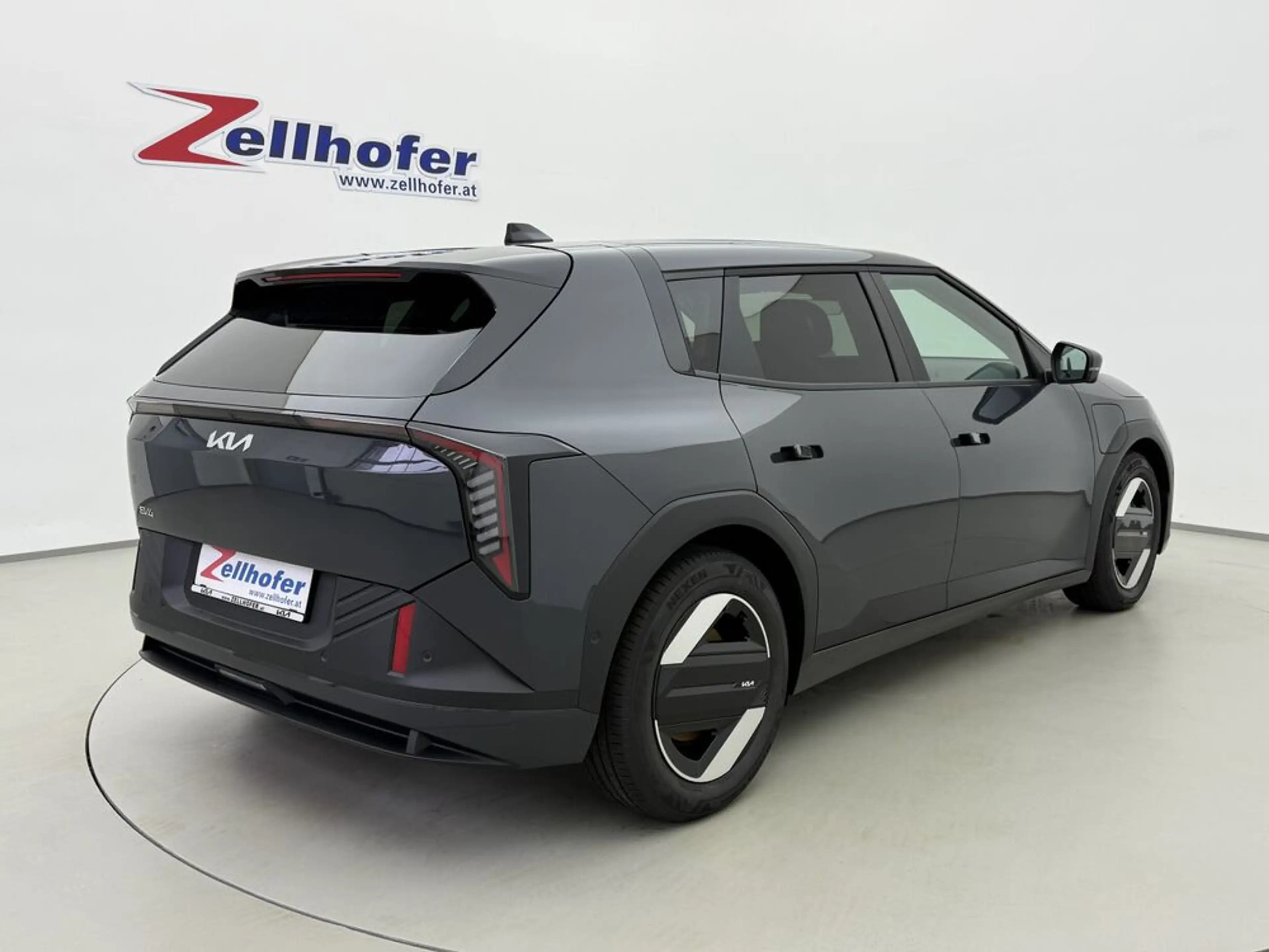 Kia EV4 HB FWD 81,4kWh Earth Plus — photo 3