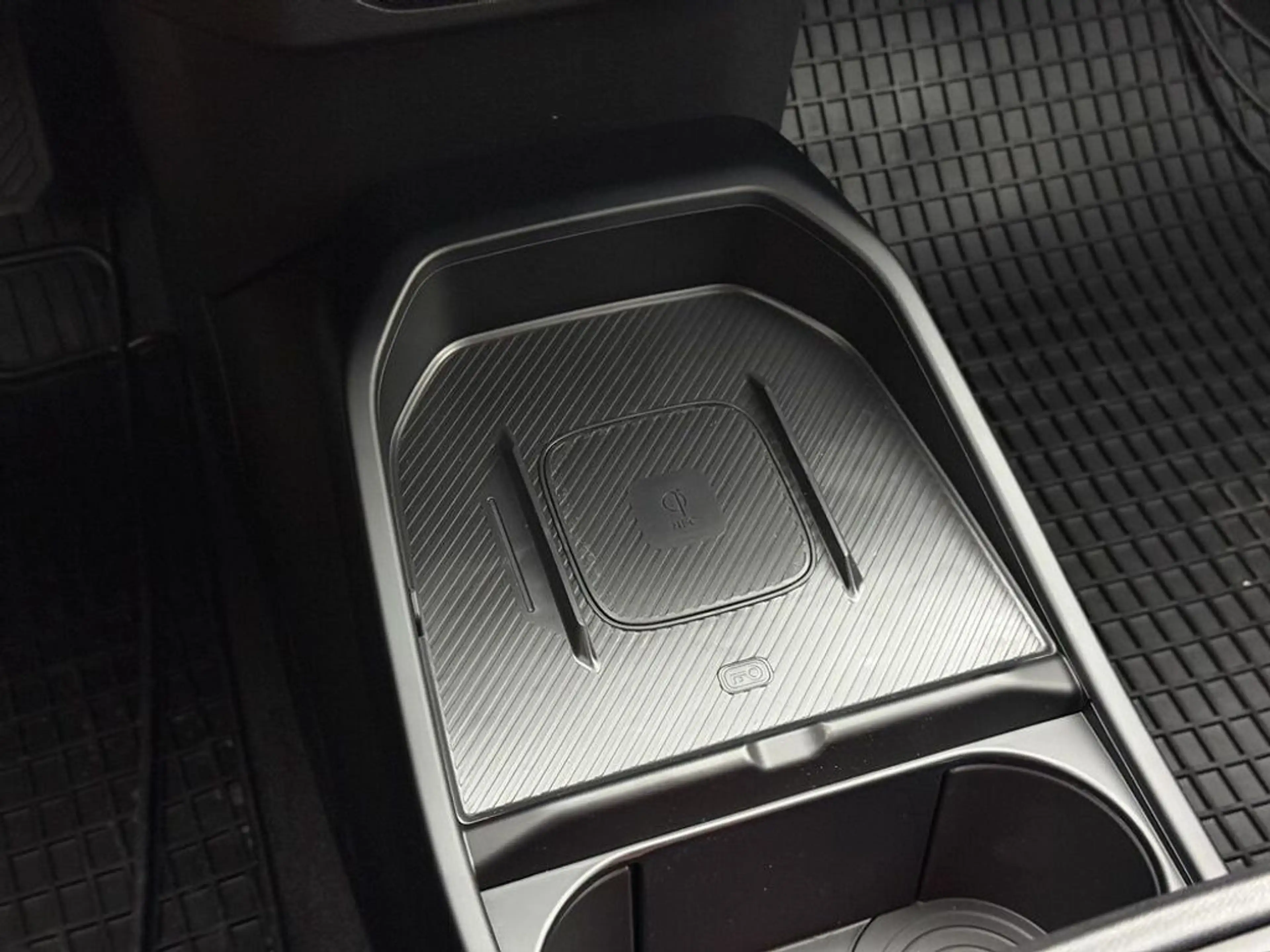 Kia EV4 HB FWD 81,4kWh Earth Plus — photo 11