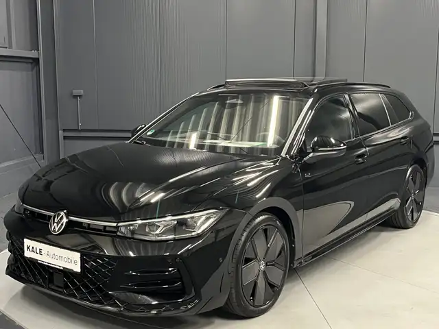 Volkswagen Passat view 3