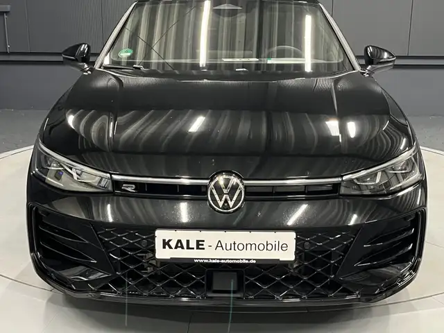 Volkswagen Passat view 4