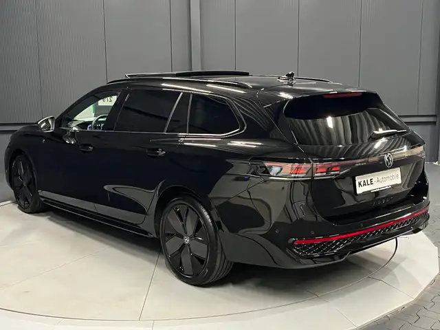 Volkswagen Passat view 8