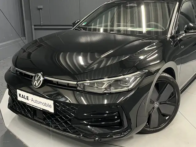 Volkswagen Passat view 2