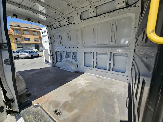Volkswagen Crafter view 15