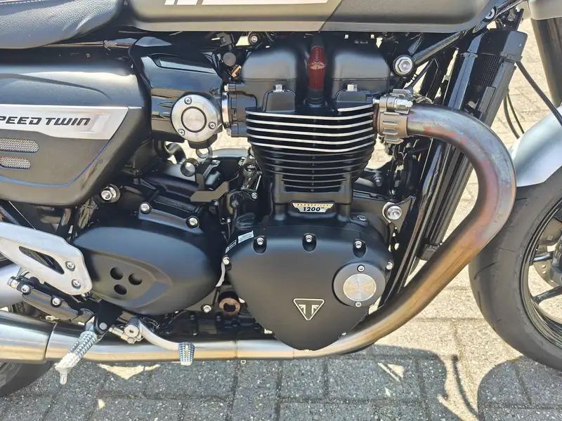 Triumph Speed Twin - foto 5