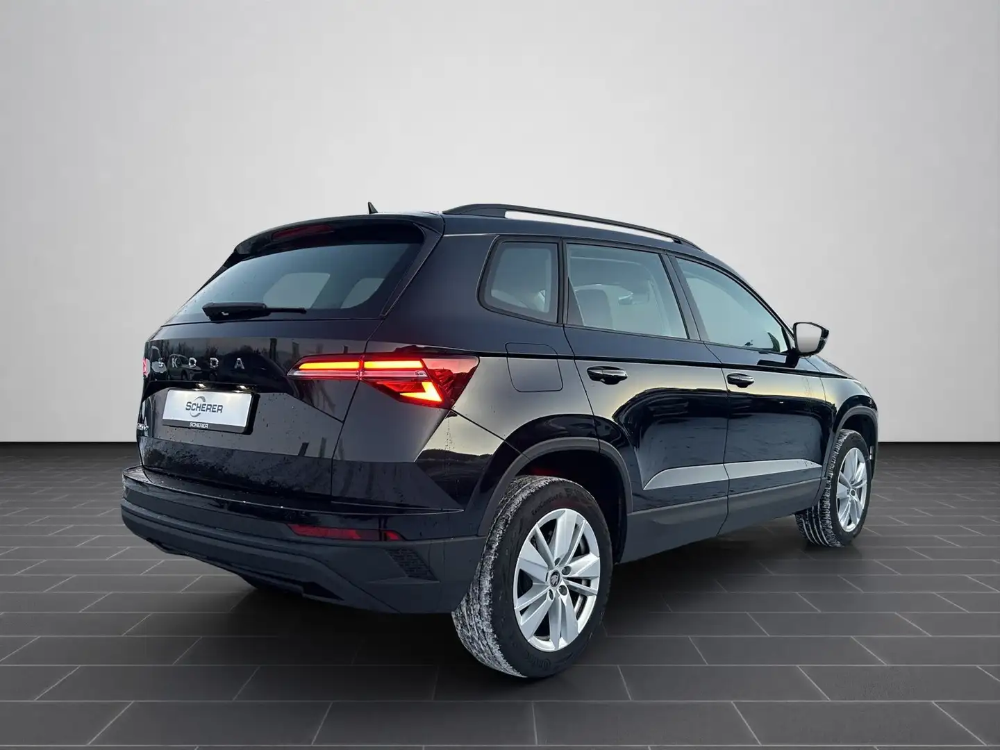 Skoda Karoq Selection Karoq 1.5 TSI ACT Selection SHZ Schwarz - 2