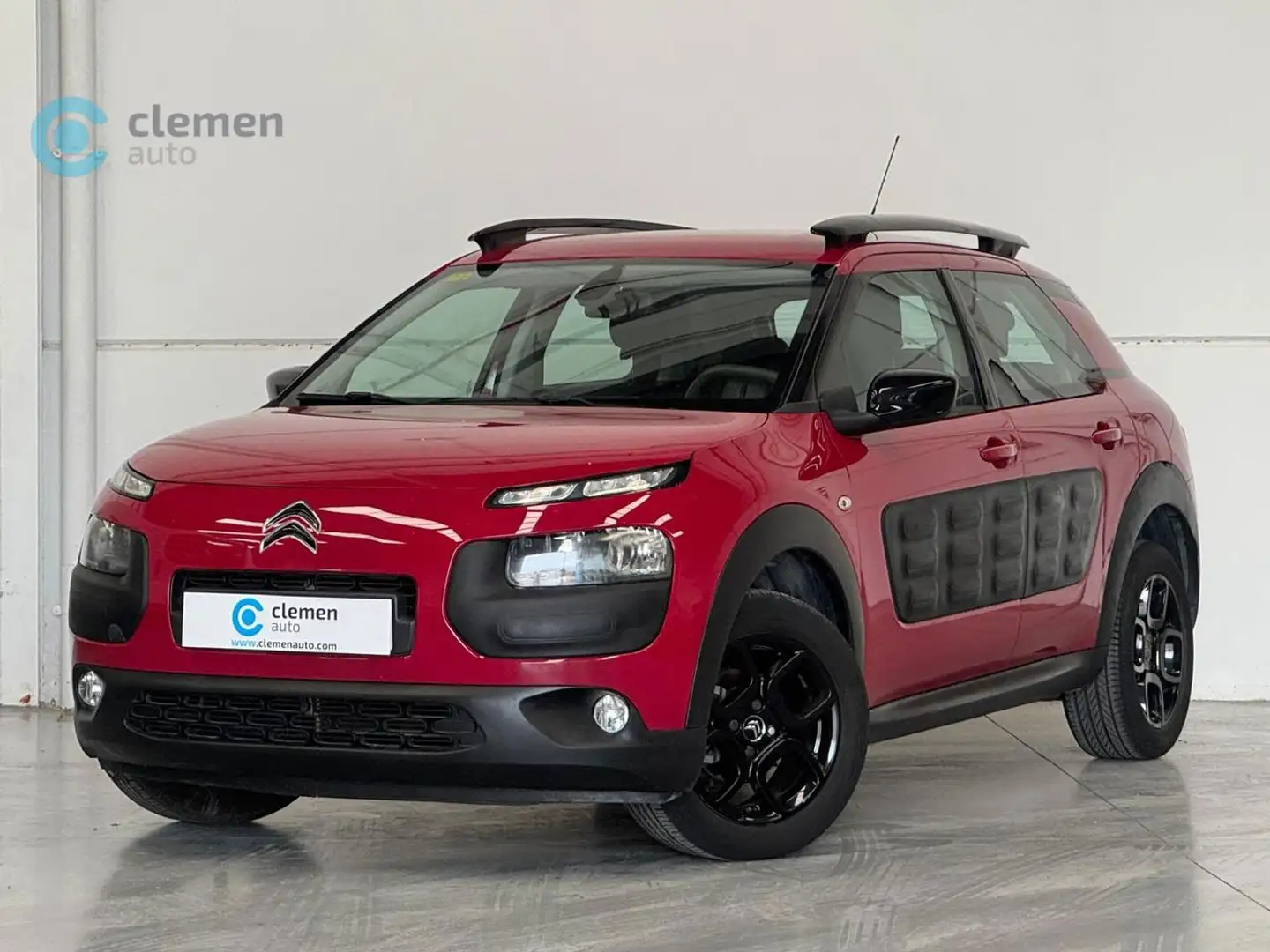 Citroen C4 Cactus 1.2 PureTech S&S Shine ETG 82 Rood - 1