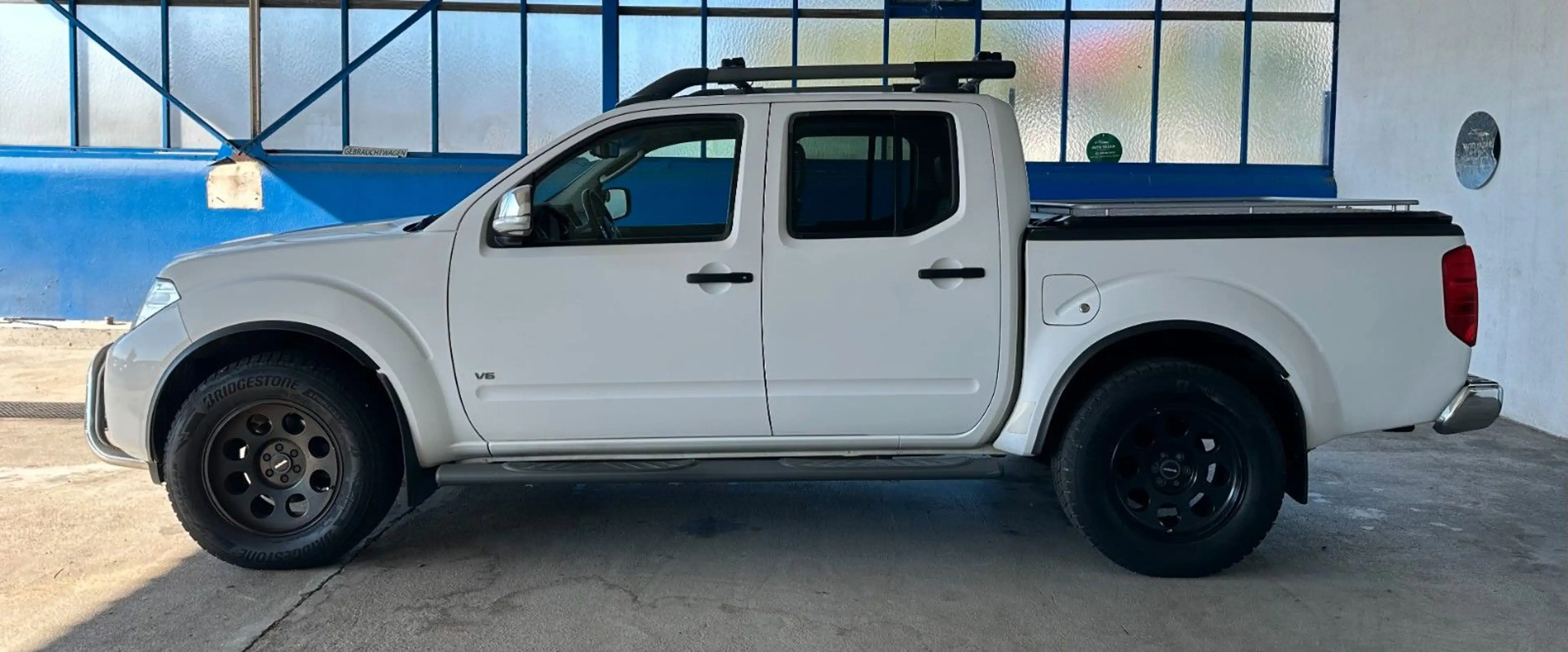 Nissan Navara Pickup Double Cab LE V6 4X4 / Kamera /SHZ — photo 6