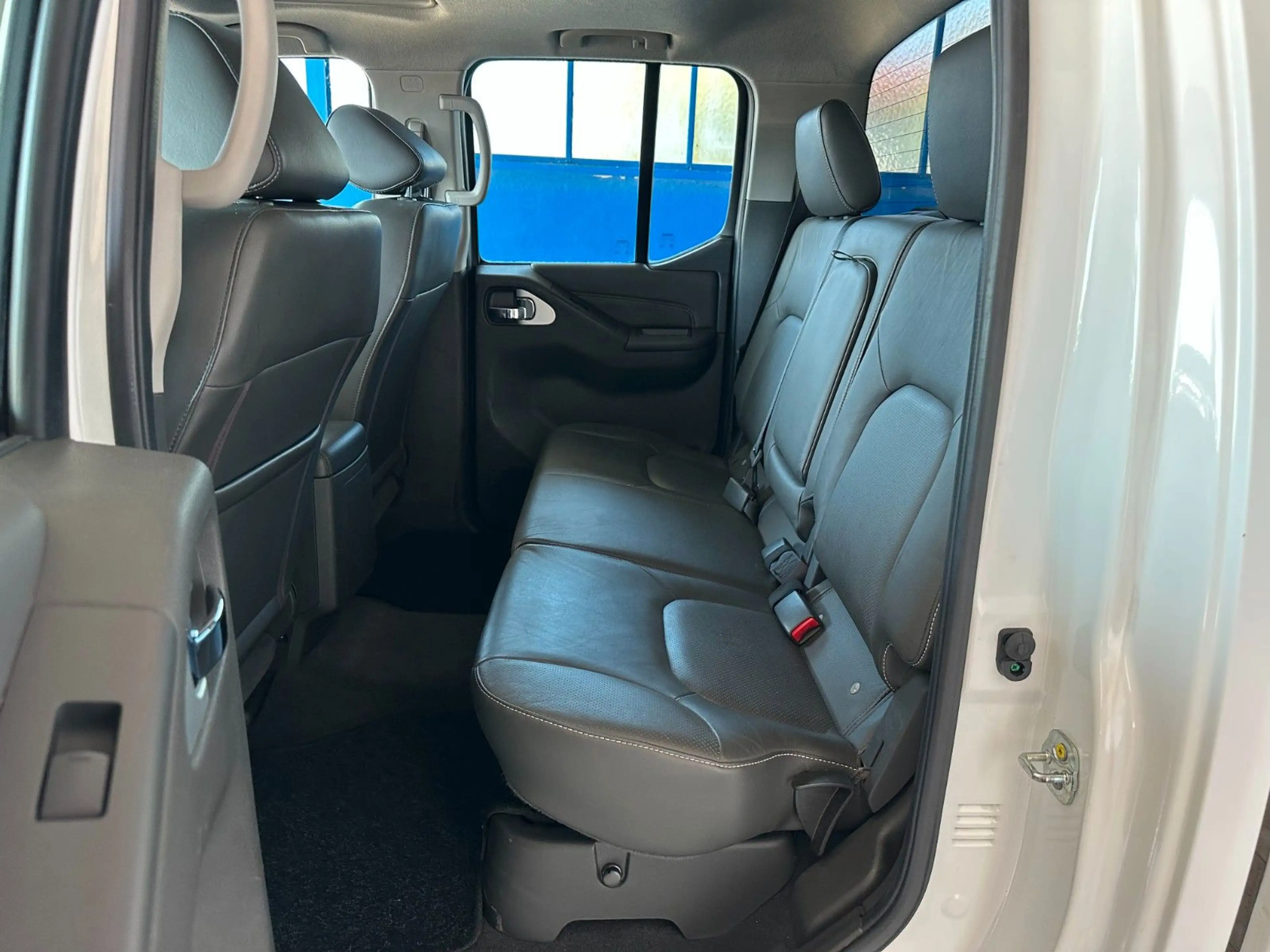 Nissan Navara Pickup Double Cab LE V6 4X4 / Kamera /SHZ — photo 27