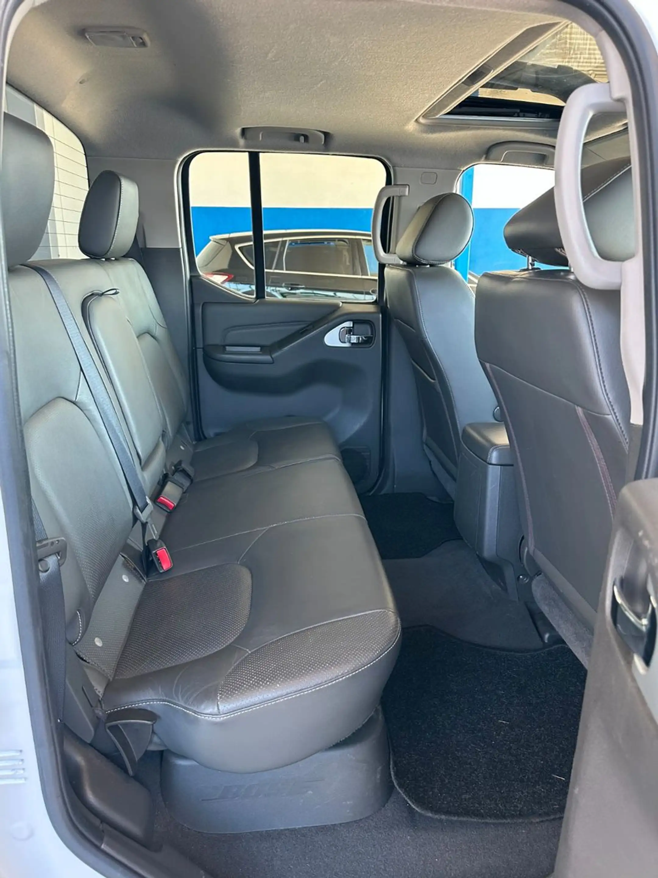 Nissan Navara Pickup Double Cab LE V6 4X4 / Kamera /SHZ — photo 16