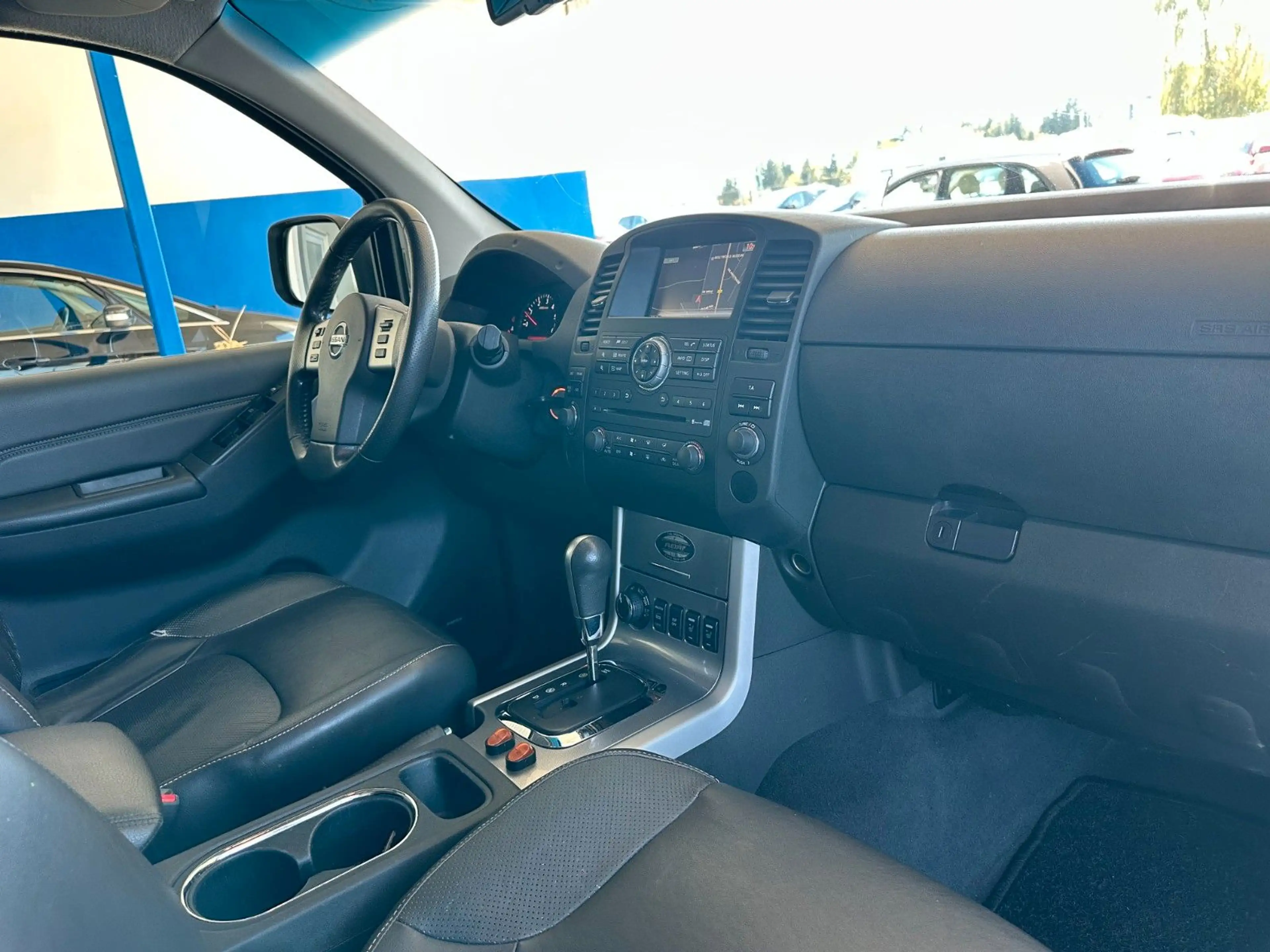 Nissan Navara Pickup Double Cab LE V6 4X4 / Kamera /SHZ — photo 22