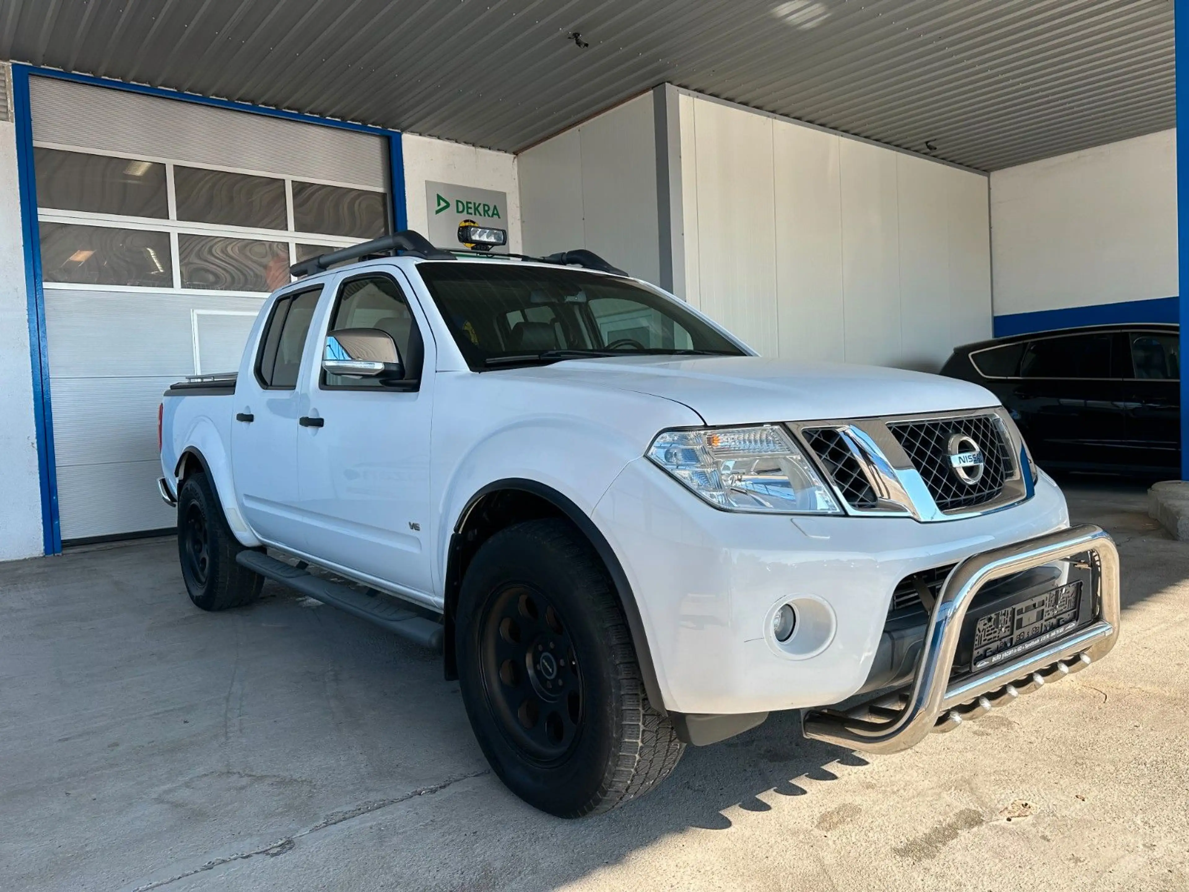 Nissan Navara Pickup Double Cab LE V6 4X4 / Kamera /SHZ — photo 3