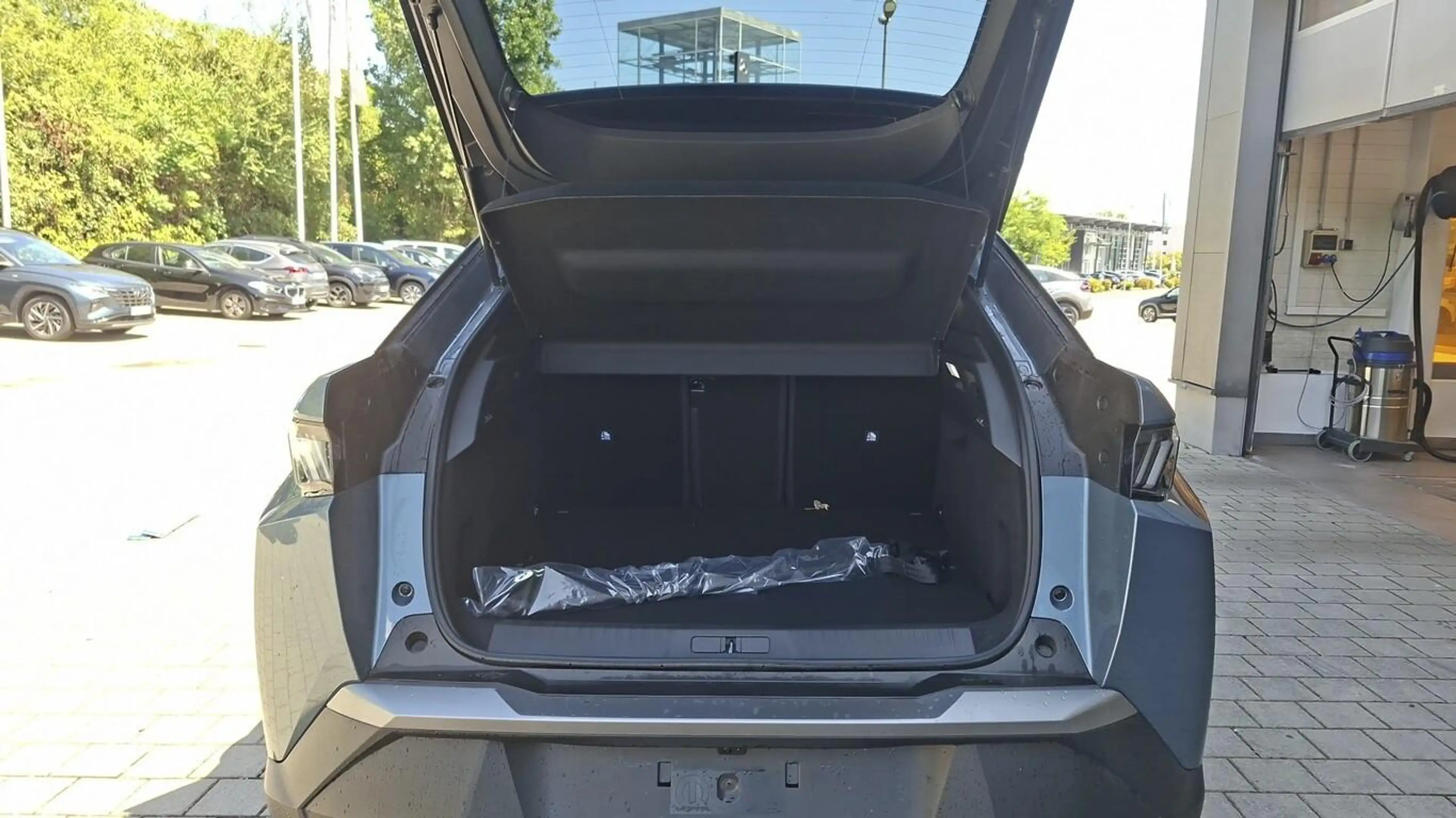 Peugeot 3008 Allure Hybrid ACC 21"-HD SHZ AWR 360° Nav 100 k... — photo 10