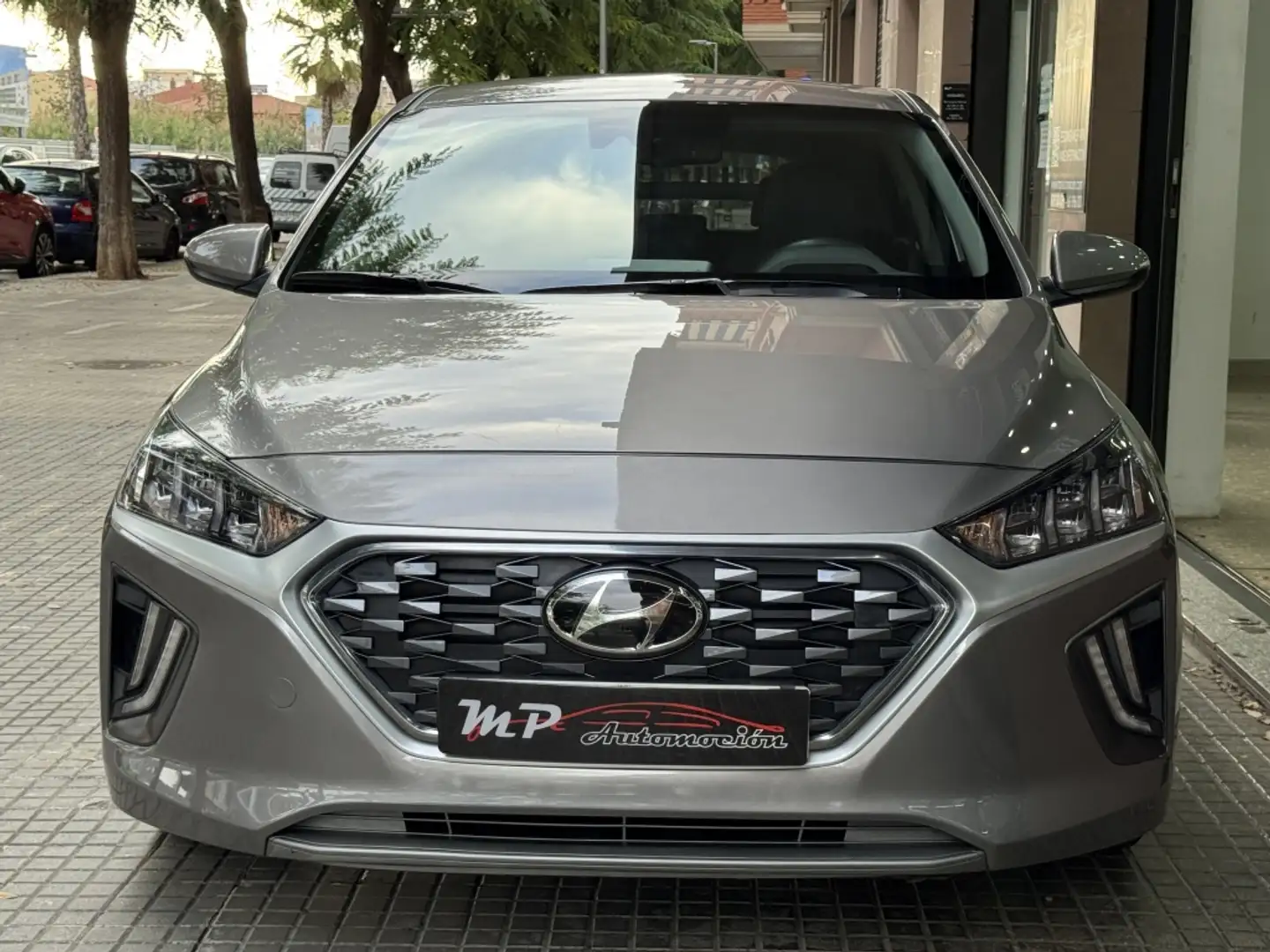 Hyundai IONIQ HEV 1.6 GDI Tecno Gris - 2