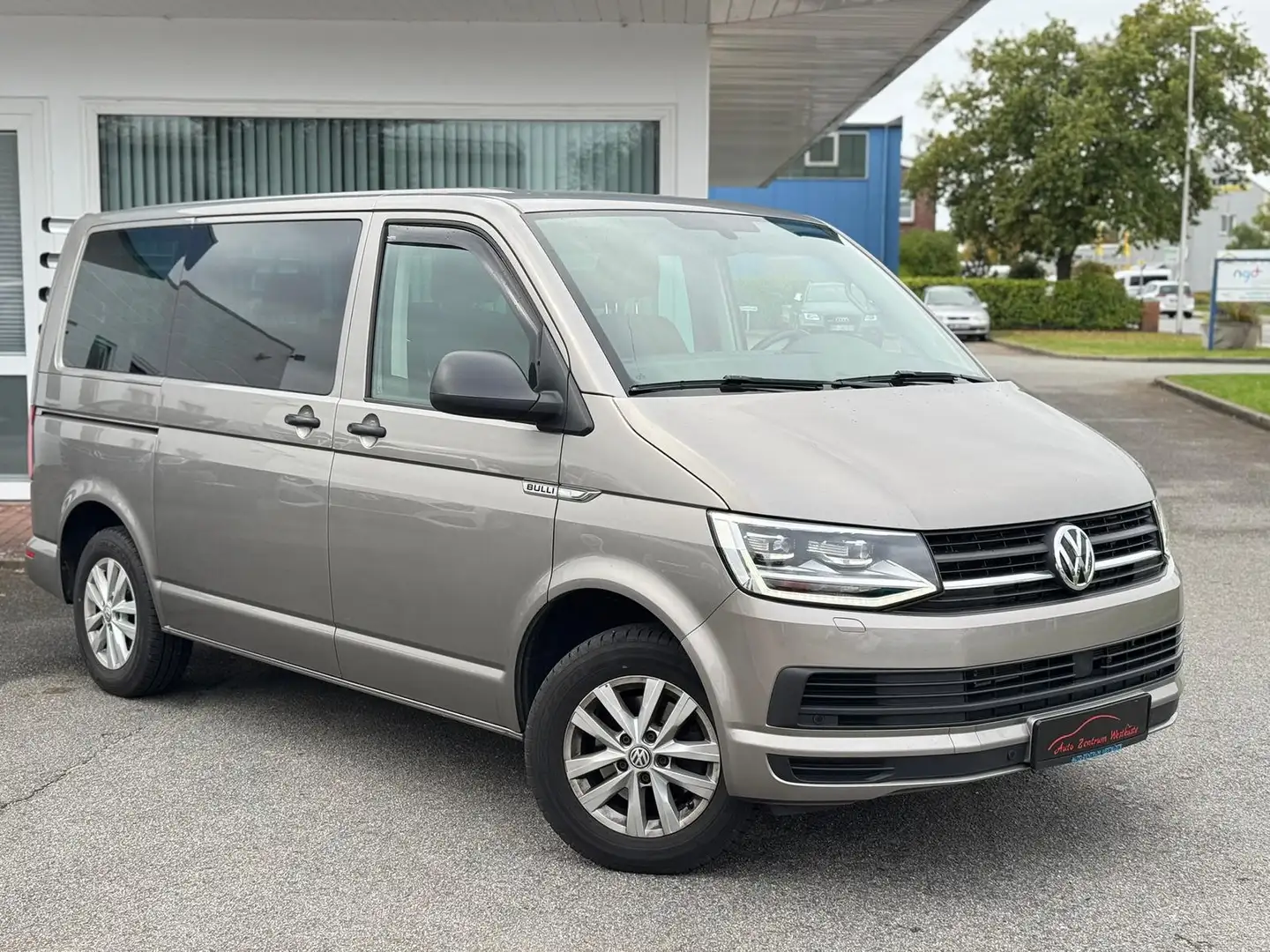 Volkswagen T6 Multivan 2.0 TDI DSG AHK 7Sitzer Kamera Navi Beige - 1