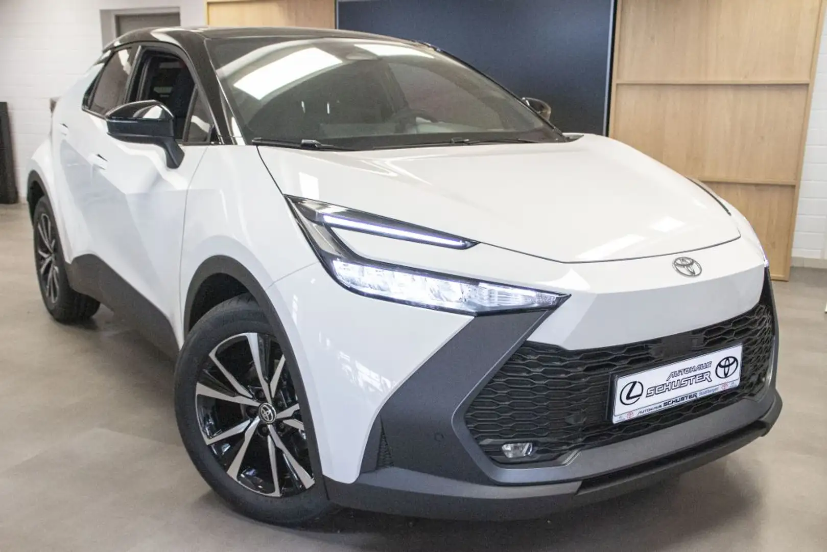 Toyota C-HR 1.8 Hybrid Teamplayer Blanc - 1