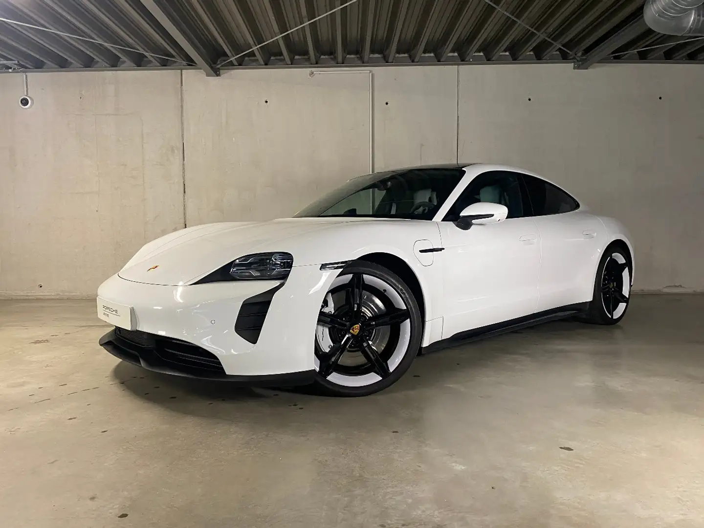 Porsche Taycan GTS | On-Board Lader 22 kW | BOSE | Weiß - 2