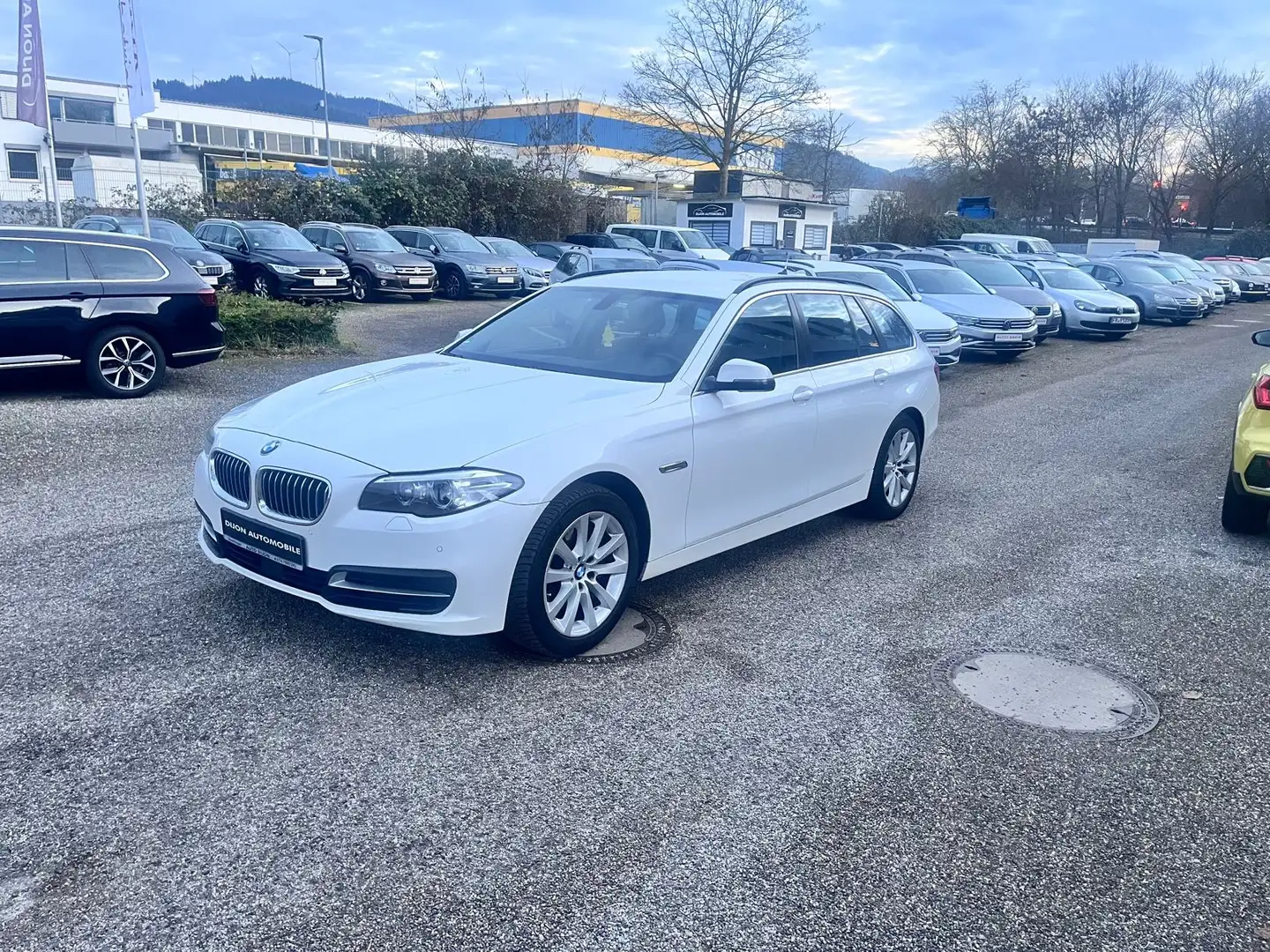BMW 530 Baureihe 5 Touring 530 d xDrive Weiß - 2