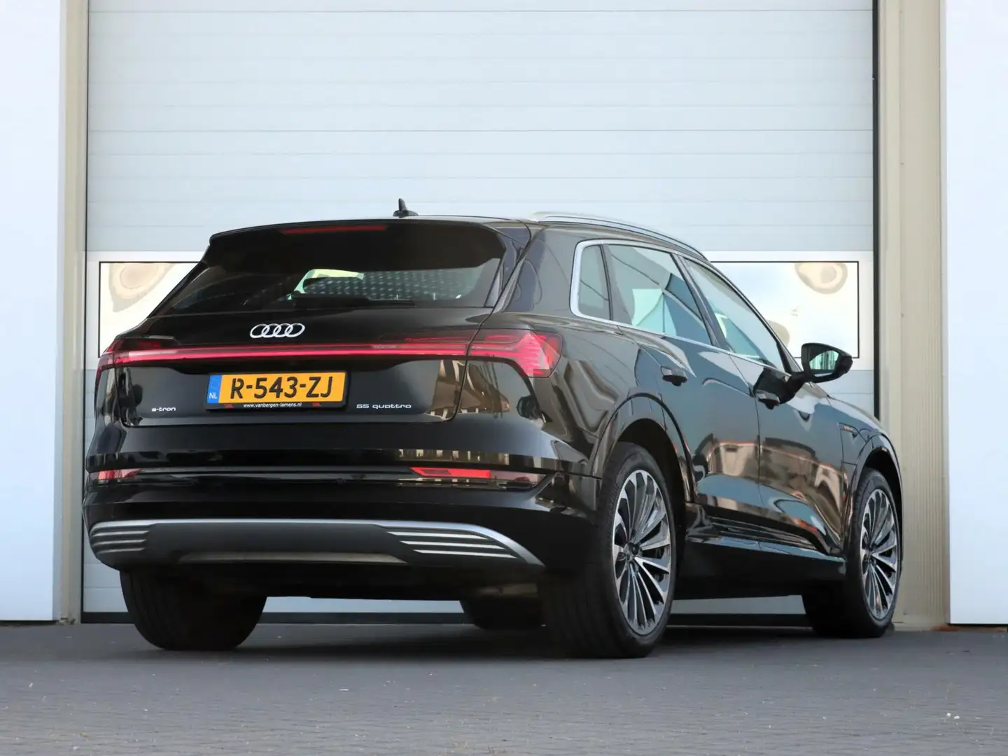 Audi e-tron 55 quattro Advanced edition Plus 95 kWh Schwarz - 2